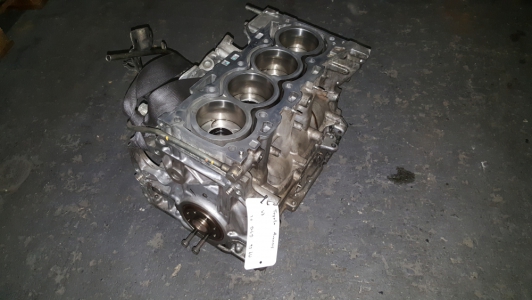 Engine block Toyota Avensis 2.0 D-4D 93 kW 2007