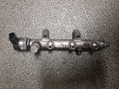 Distributeur de carburant Volkswagen Toureg 3.0 TDI V6 24V 2014