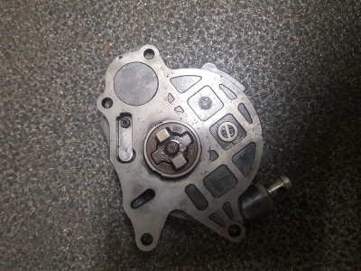 Vacuumpomp Audi A4 Avant 2.0 TDI 16V 2010