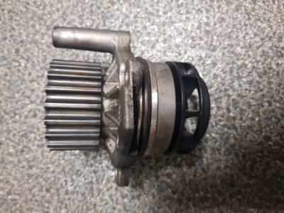 Waterpomp Volkswagen Crafter 2.0 TDI 2015