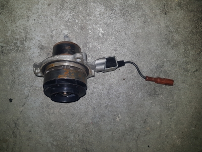 Pompe liquide refroidissement Seat Leon 1.6 TDI 16V 2016