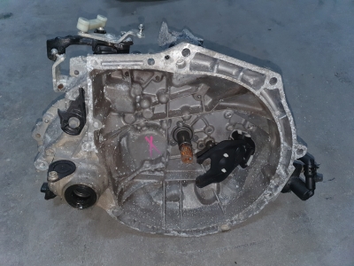 Versnellingsbak Citroen C4 Cactus 1.2 12v VTi 2015
