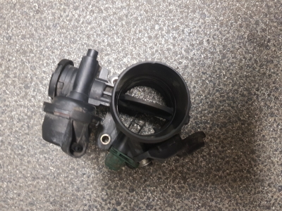 Throttle body Volvo V50 2.0 D 16V 2004