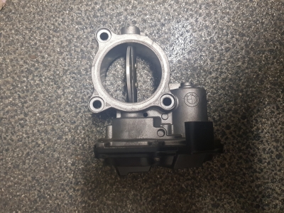 Throttle body BMW X6 XDrive30D 3.0 24V 2015