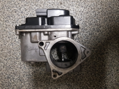 Gasklephuis Audi Q5 2.0 TDI 16V 2010