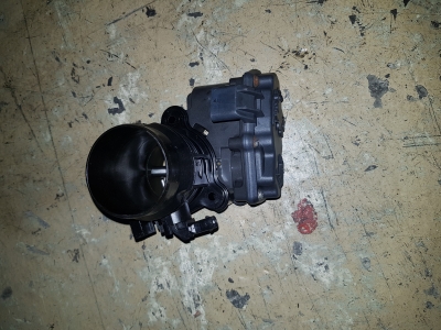 Throttle body BMW 5-Serie 530D 3.0 24V 2017
