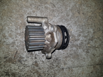 Waterpomp Audi A4 2.0 TDI 16V 2012
