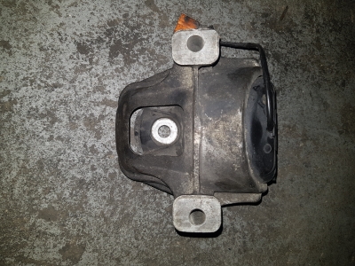 Engine bracket Audi A4 1.8 TFSI 16V 2008