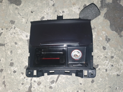 Asbak Audi A4 2008
