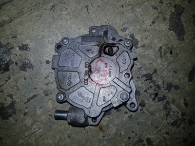 Vacuumpomp Volkswagen Caddy III 1.6 TDI 16V 2012