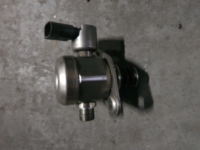 Hogedrukpomp Mercedes-Benz ML III 5.5 ML-63 AMG V8 32V 2013