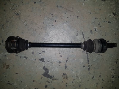 Aandrijfas links-achter BMW 1-Serie 118i 16V 2006
