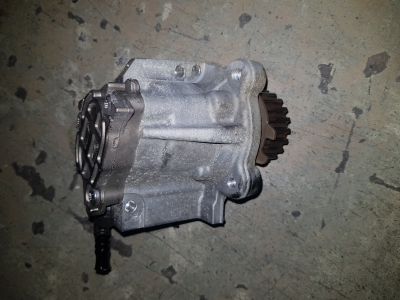 Dieselpomp Peugeot Partner 1.6 HDI 2012