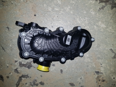 Boîtier du thermostat Audi SQ5 3.0 TDI V6 24V 2016