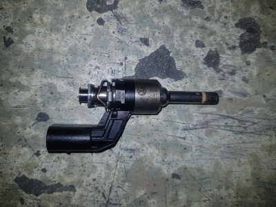 Injector Volkswagen Golf VI 1.4 TSI 16V 2010