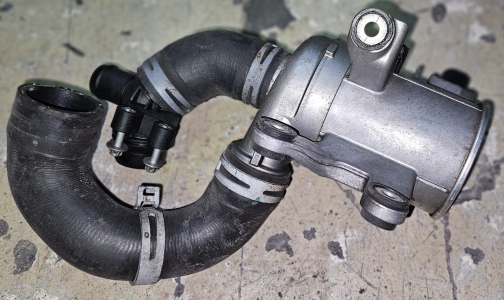 Waterpomp Mercedes-Benz W205 C180 2016