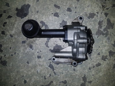 Oliepomp Volkswagen Caddy III 1.9 TDI 2006