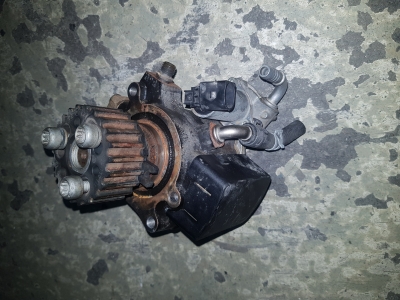 Diesel pump Audi A1 1.6 TDI 16V 2013