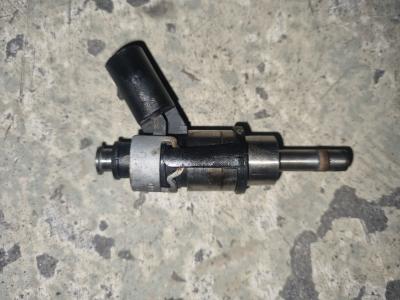 Injector Audi A4 2.0 FSI 16V 2003