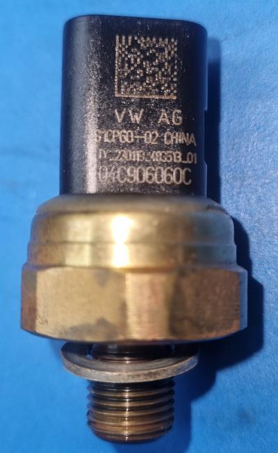 Oliedruk-sensor Volkswagen Golf VII 1.5 TSI 16V 2018