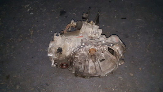 Versnellingsbak Toyota Avensis 2.0 16v D4 2001