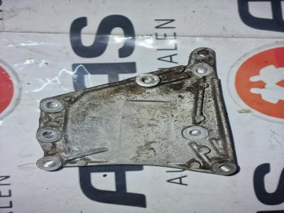 Dynamosteun Opel Corsa D 1.3 CDTI 16V EcoFLEX 2011