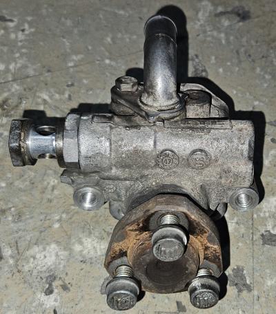 Stuurbekrachtigingspomp Volkswagen Caddy 1.9 TDI 2009