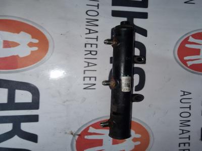 Distributeur de carburant Peugeot 607 2.7 HDiF V6 2007