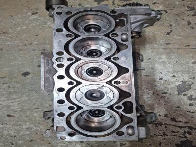 Engine block Volvo C70 2.4 D5 20V 2008