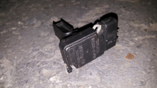 Air mass meter Toyota Avensis 2.0 D-4D 2002