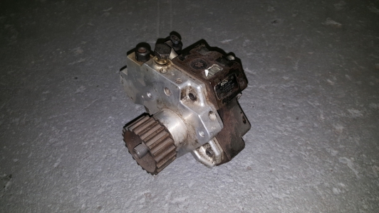 Diesel pump Audi A6 3.0 TDI V6 2006