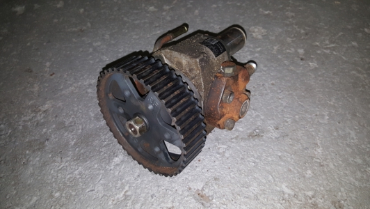 Dieselpomp Mazda 6 2.0 CiTD 2005