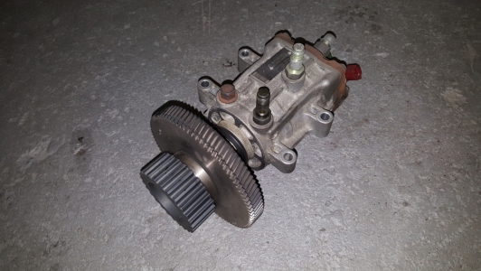 Dieselpomp Opel Signum 3.0 CDTi V6 2004