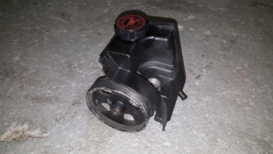 Pompe de direction assistée Citroen Xsara Picasso 1.6 16v 2003