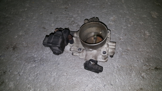 Vanne papillon Hyundai Trajet 2.0 16v 2000