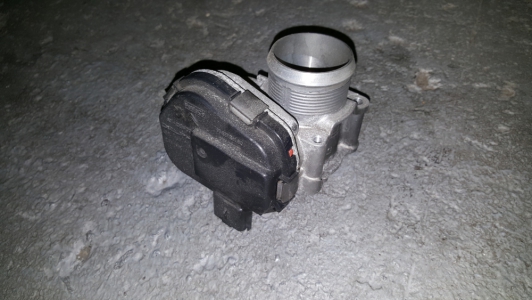Throttle body Volvo V40 1.6 D2 2013