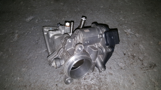 Throttle body Volkswagen Golf 1.6 TDI 2014