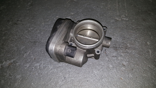Throttle body BMW E46 316i 2002