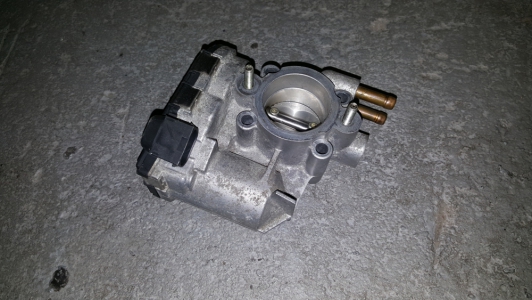 Gasklephuis Opel Corsa 1.2 16v 2003