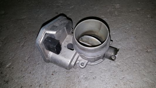 Throttle body BMW E87 120 d 2009