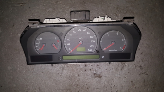 Speedometer Volvo V70 2.5 TDI 2000