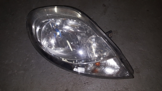 Koplamp Renault Trafic 2010 rechts