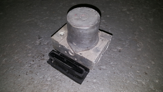 ABS-pomp Mercedes-Benz Vito 115 CDI 2008