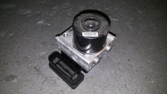 ABS-pomp Lexus RX 400h 3.3 24v V6 2008