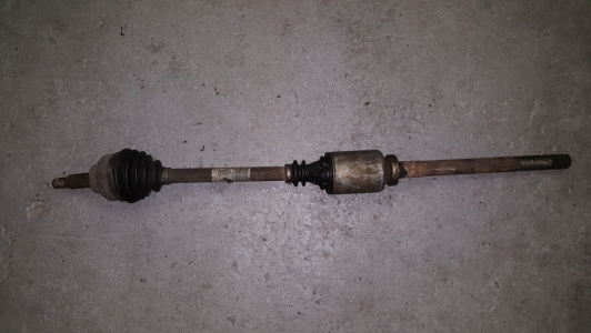 Arbre de différentiel Nissan Primastar 1.9 dCi 2004 droit avant