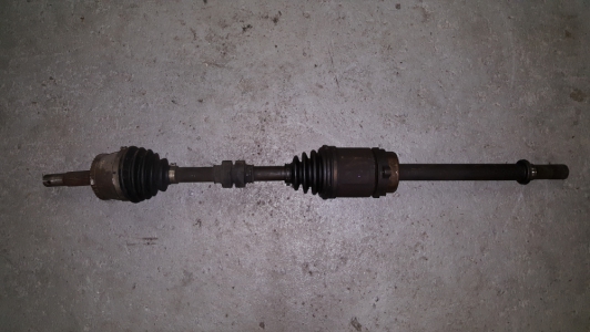 Arbre de différentiel Nissan Primera 2.2 dCi 2002 droit avant