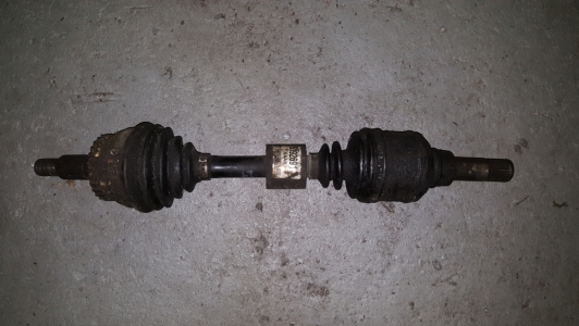 Aandrijfas Saab 9-5 2.0 T 16v 2001 links-voor
