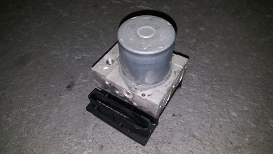ABS-pomp Mercedes-Benz W245 B200 CDI 2009
