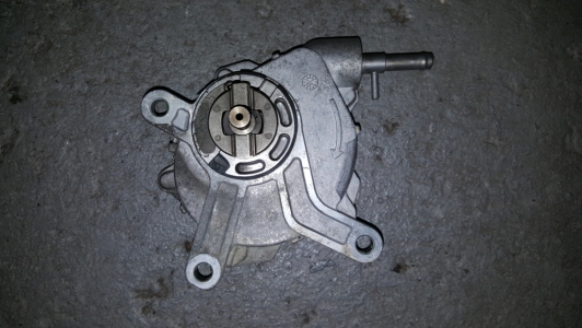 Vacuumpomp Toyota Avensis 2.2 D-4D 2008