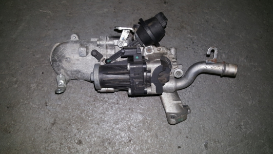 EGR-klep Peugeot 208 1.6 e-HDi 2013 compleet